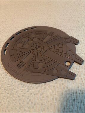 Le Creuset Star Wars Silicone Trivet with Geometric Embossed Design